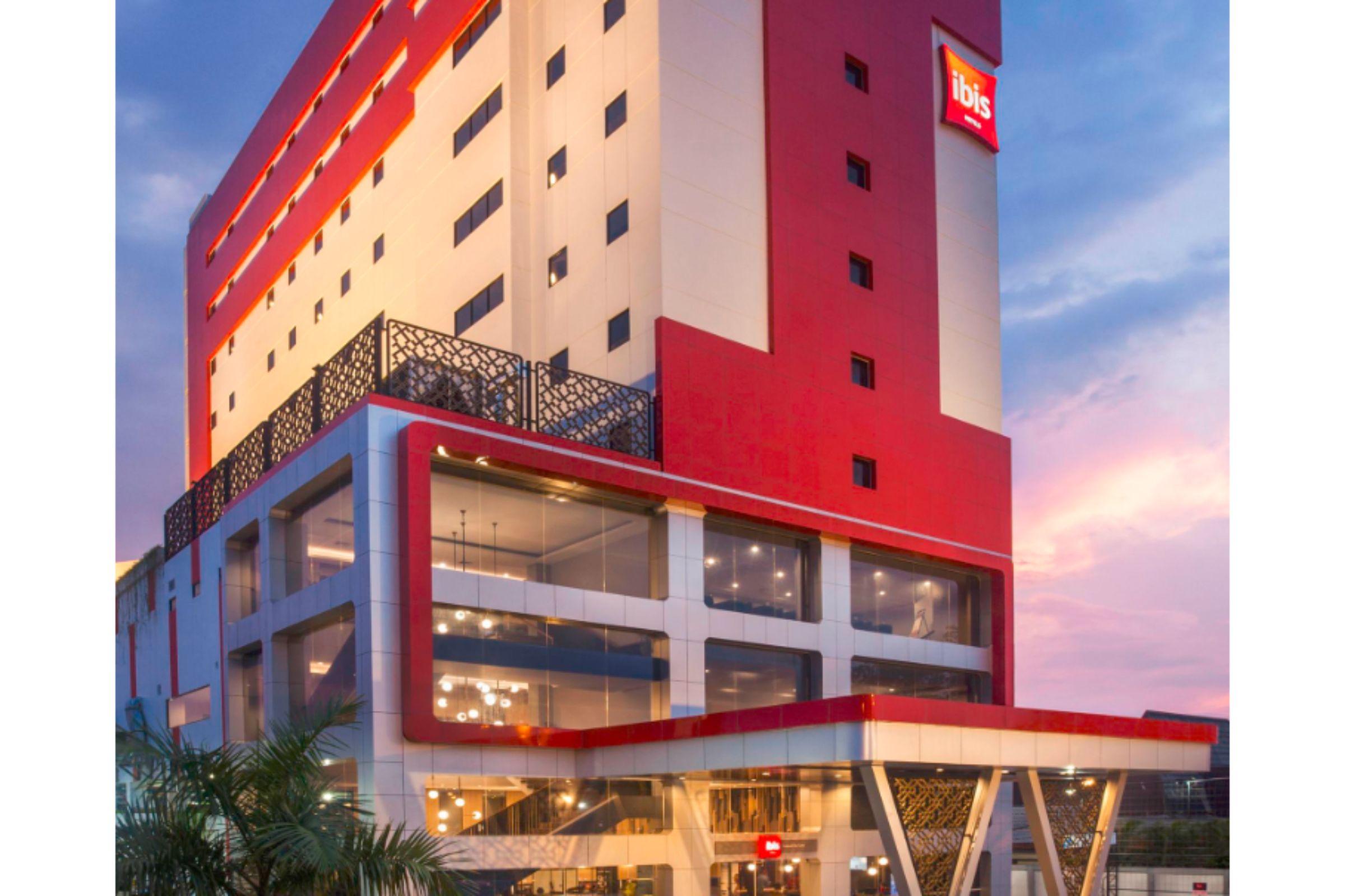 Ibis Pontianak City Center Экстерьер фото