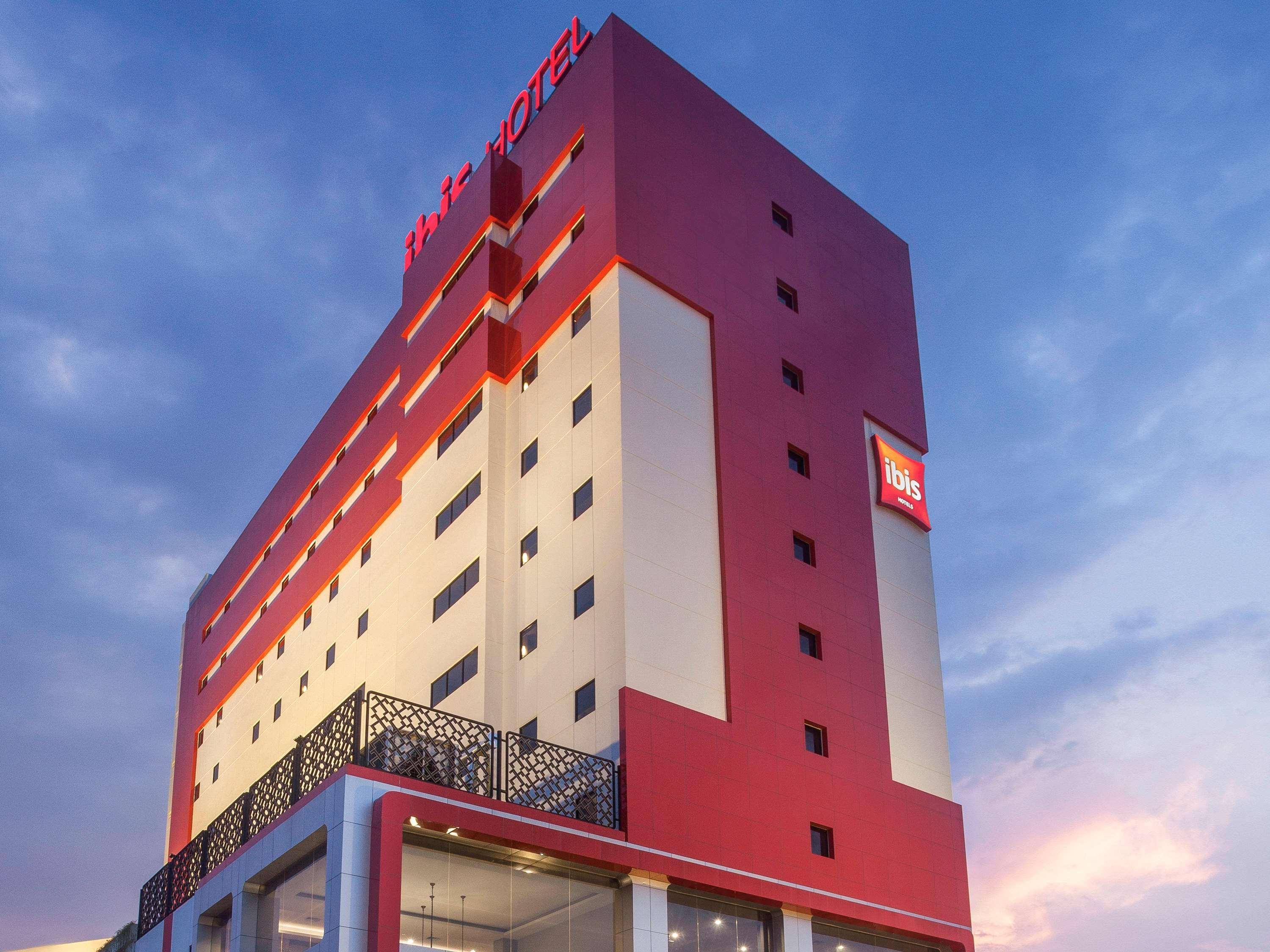 Ibis Pontianak City Center Экстерьер фото