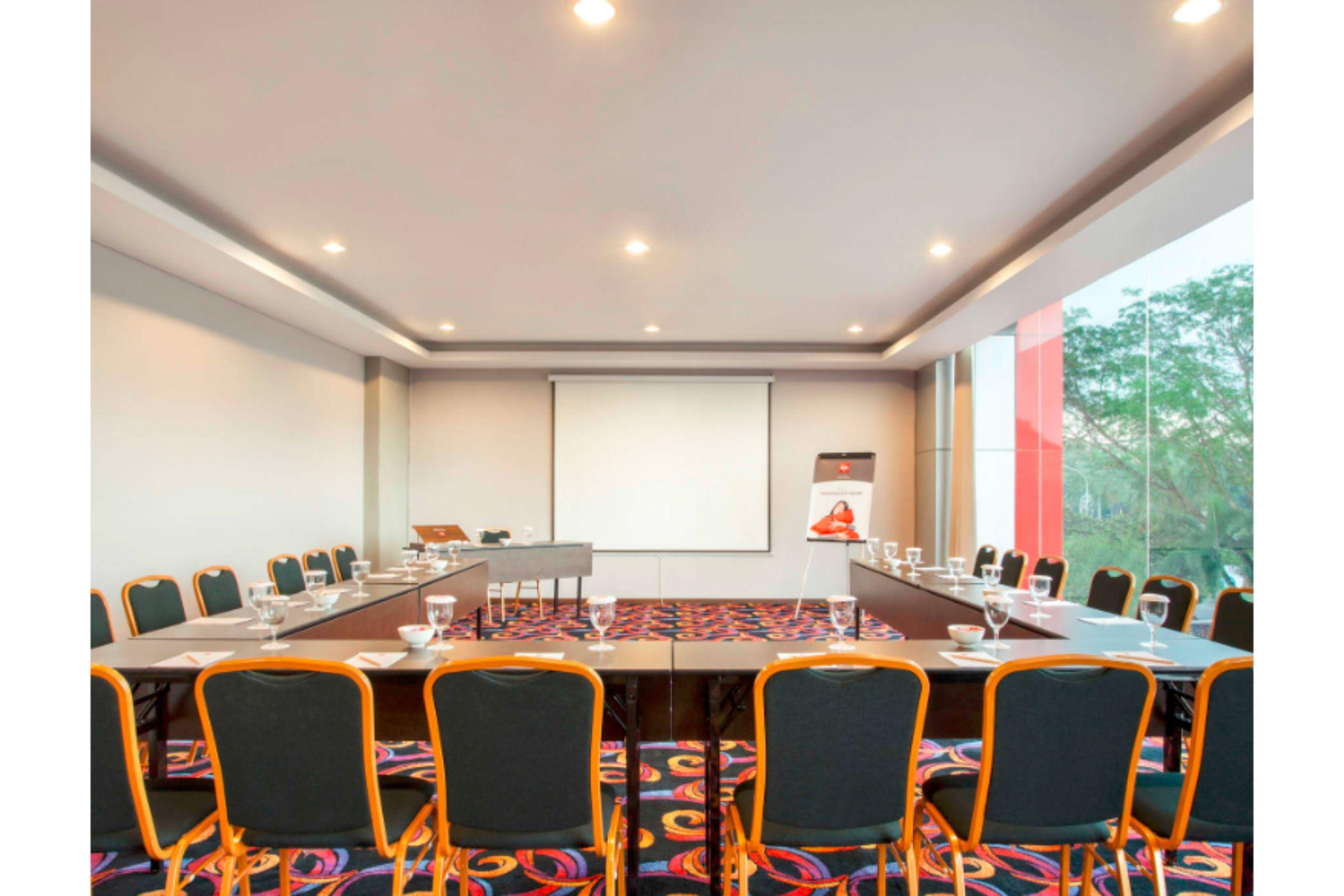 Ibis Pontianak City Center Экстерьер фото