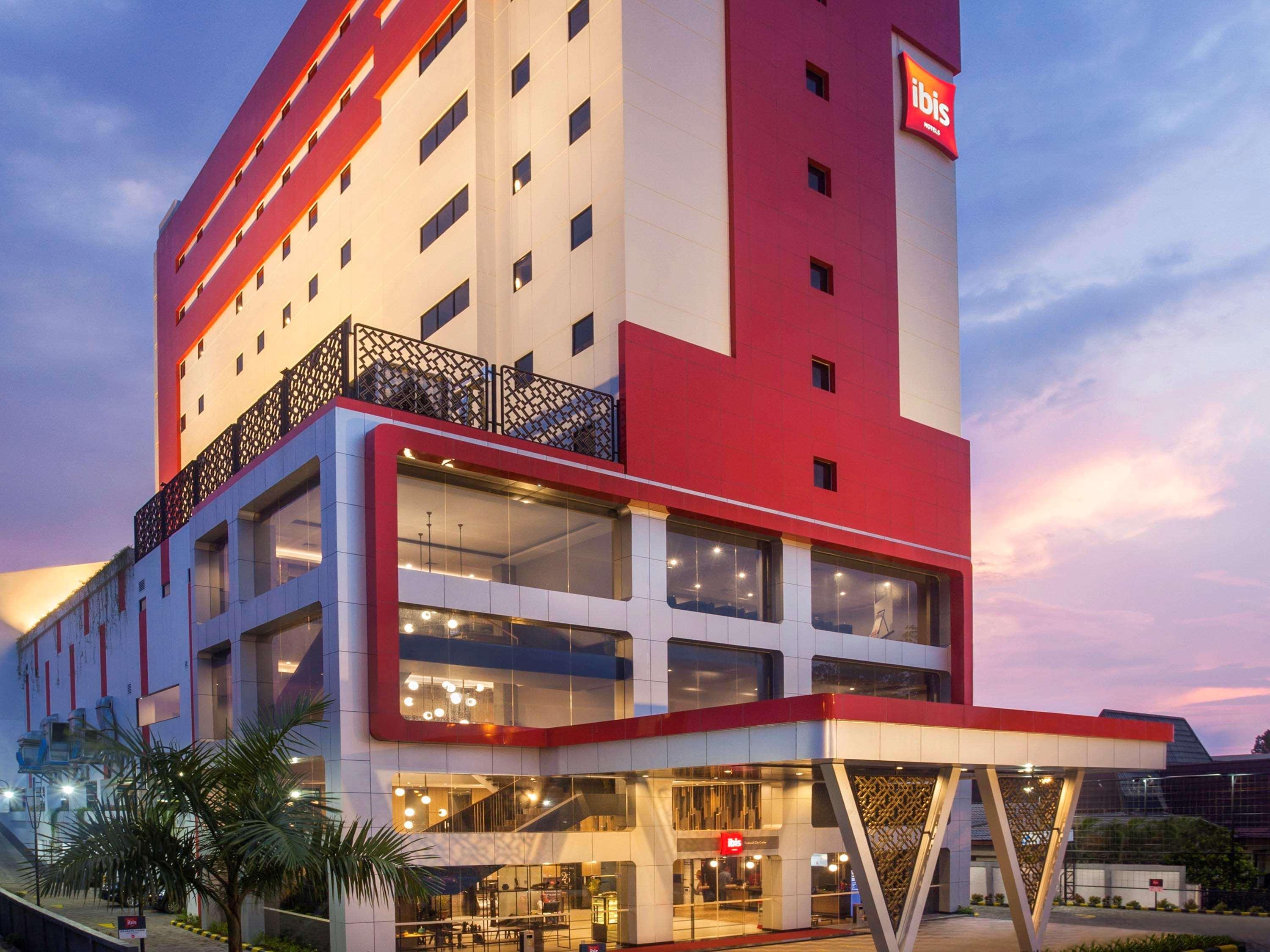 Ibis Pontianak City Center Экстерьер фото