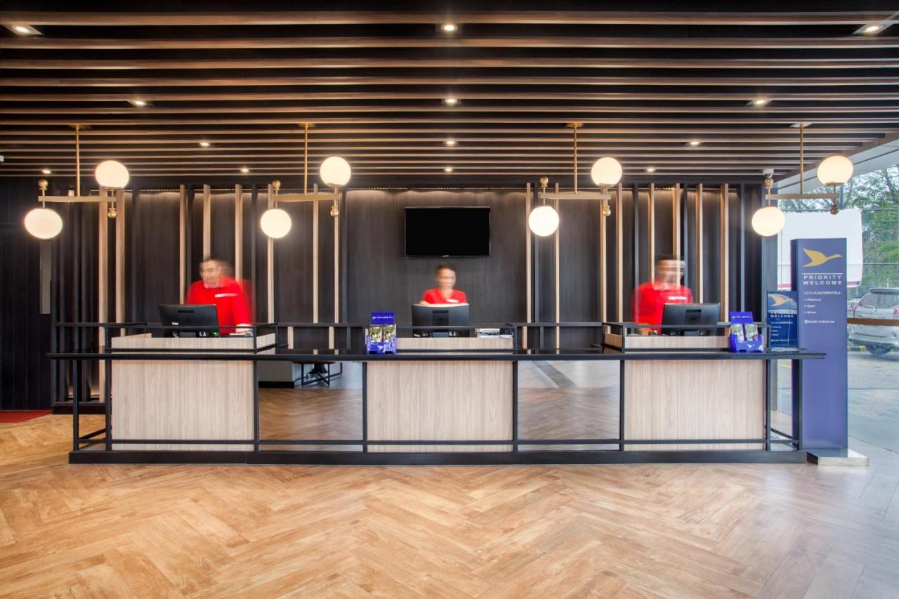 Ibis Pontianak City Center Экстерьер фото