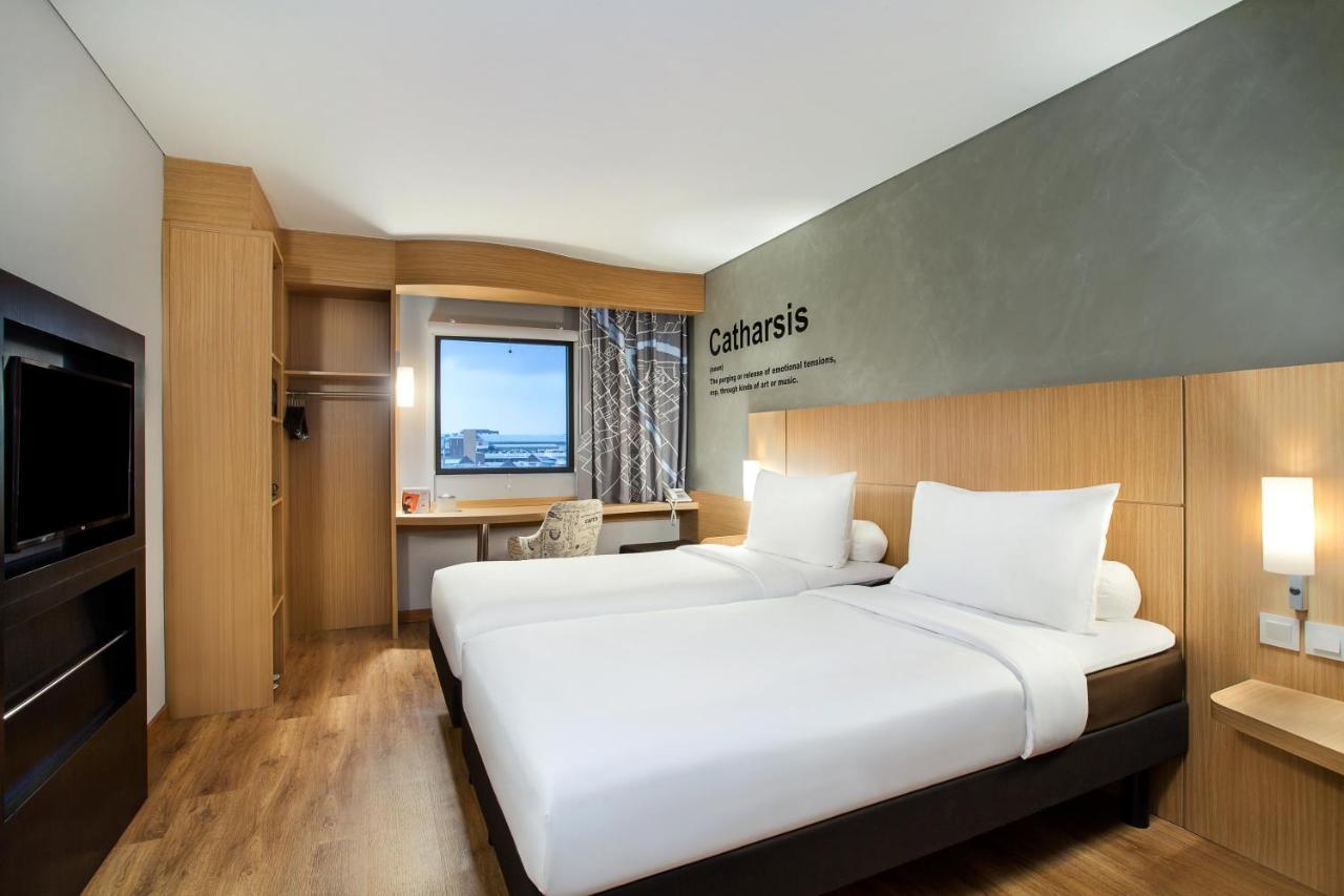 Ibis Pontianak City Center Экстерьер фото