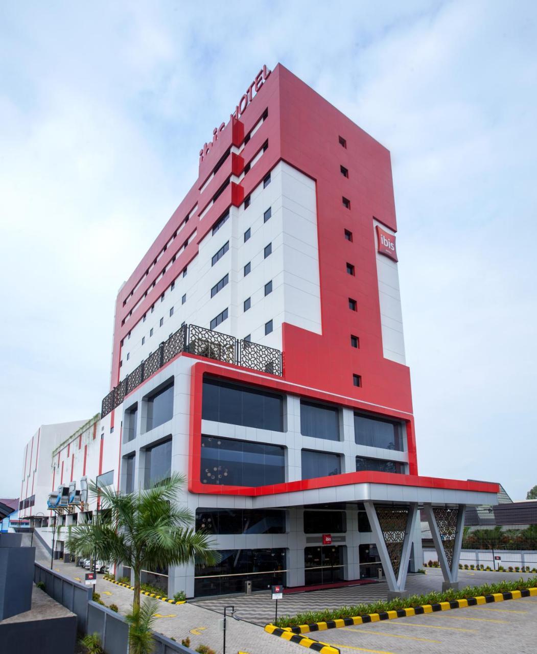 Ibis Pontianak City Center Экстерьер фото